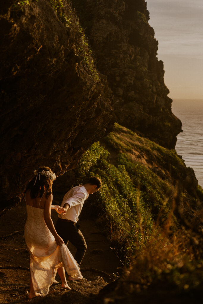 Oahu sunrise hiking elopement